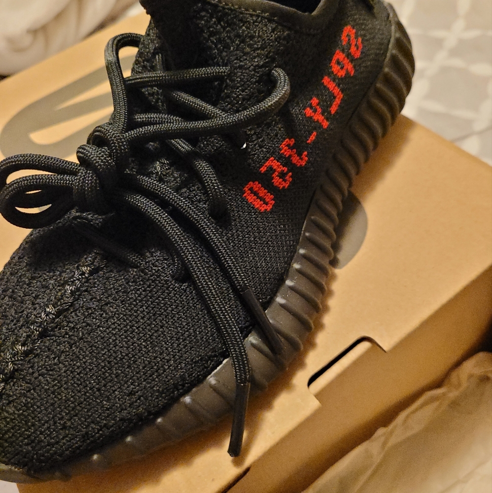 Adidas yeezy boost 350 V2  BRED CORED Black red sply